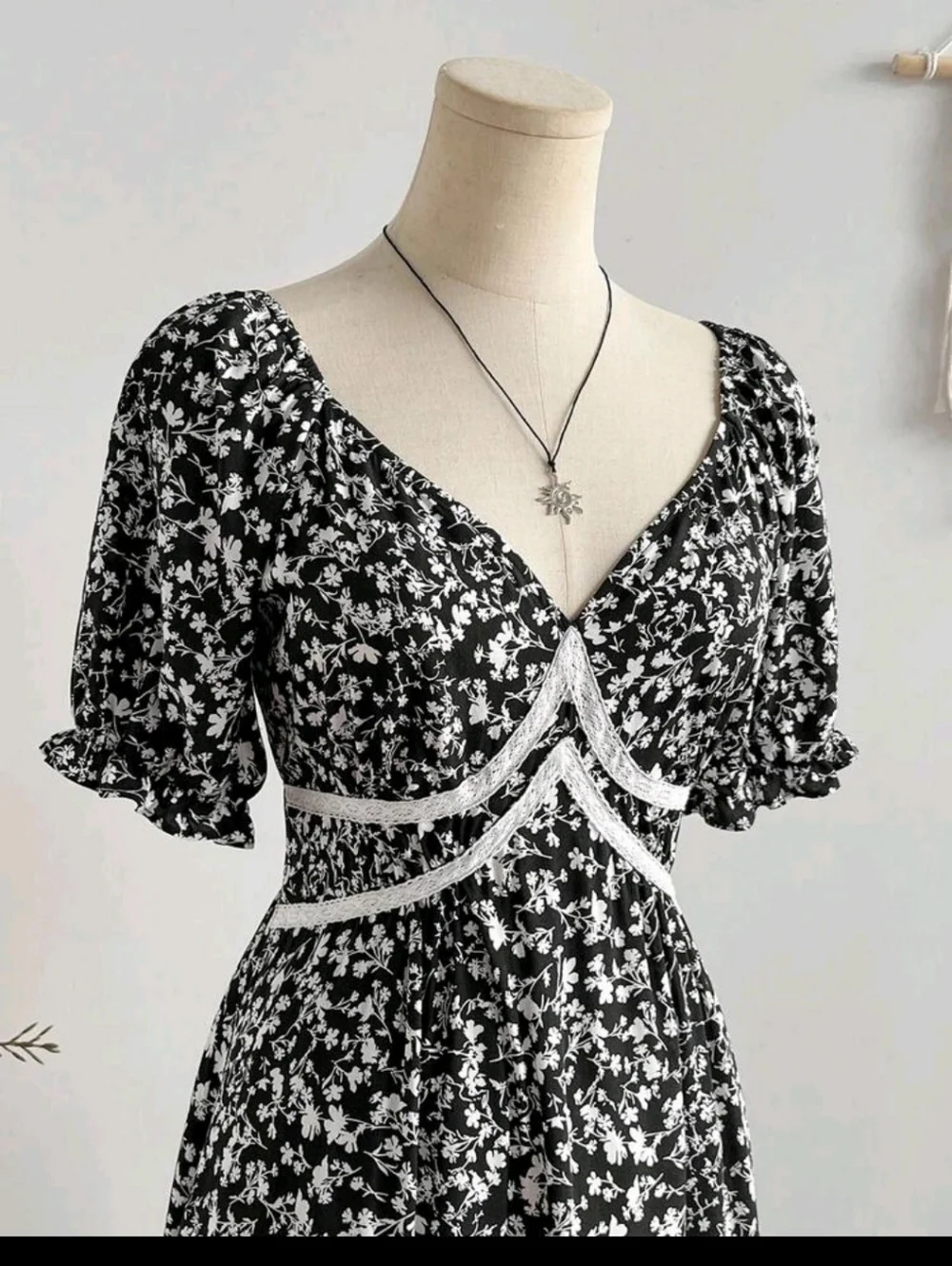 Black & White Floral V-Neck Maxi Dress with Contrast Trim - Picture 6 of 10